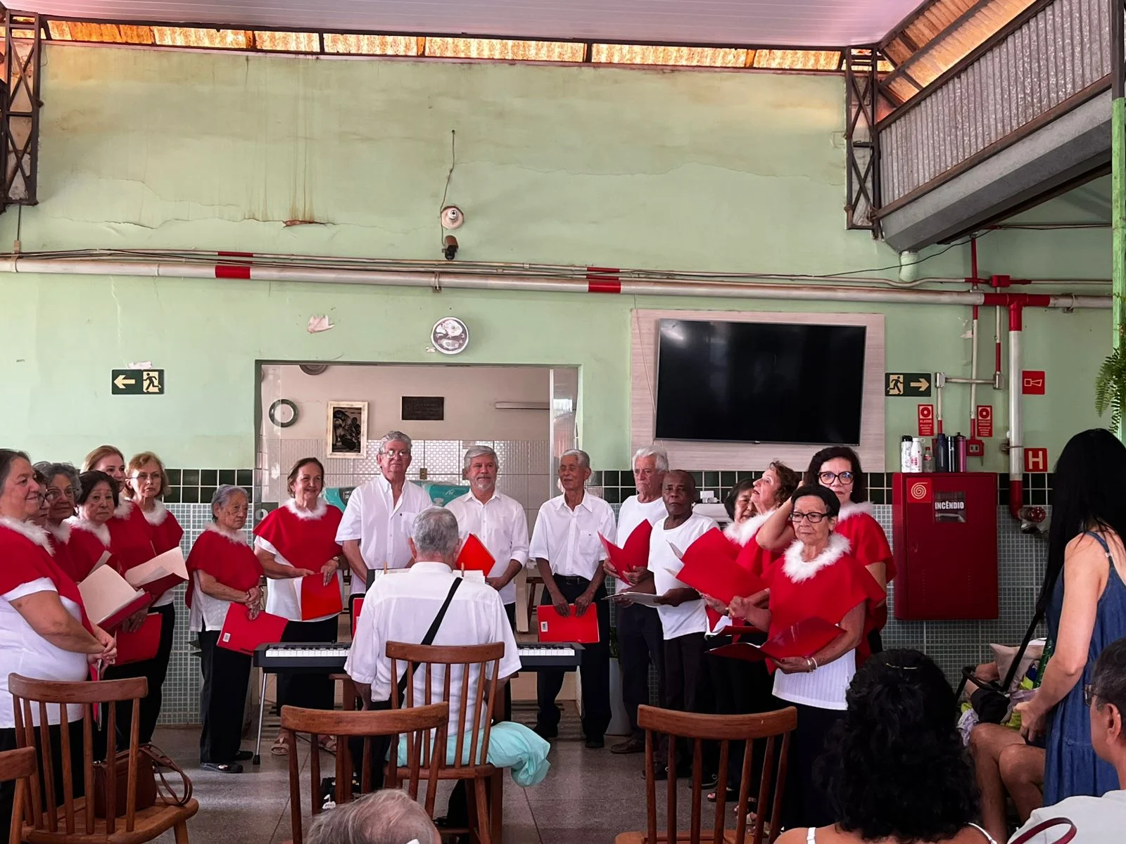 ApresentaÃ§Ã£o Coral Canto Livre